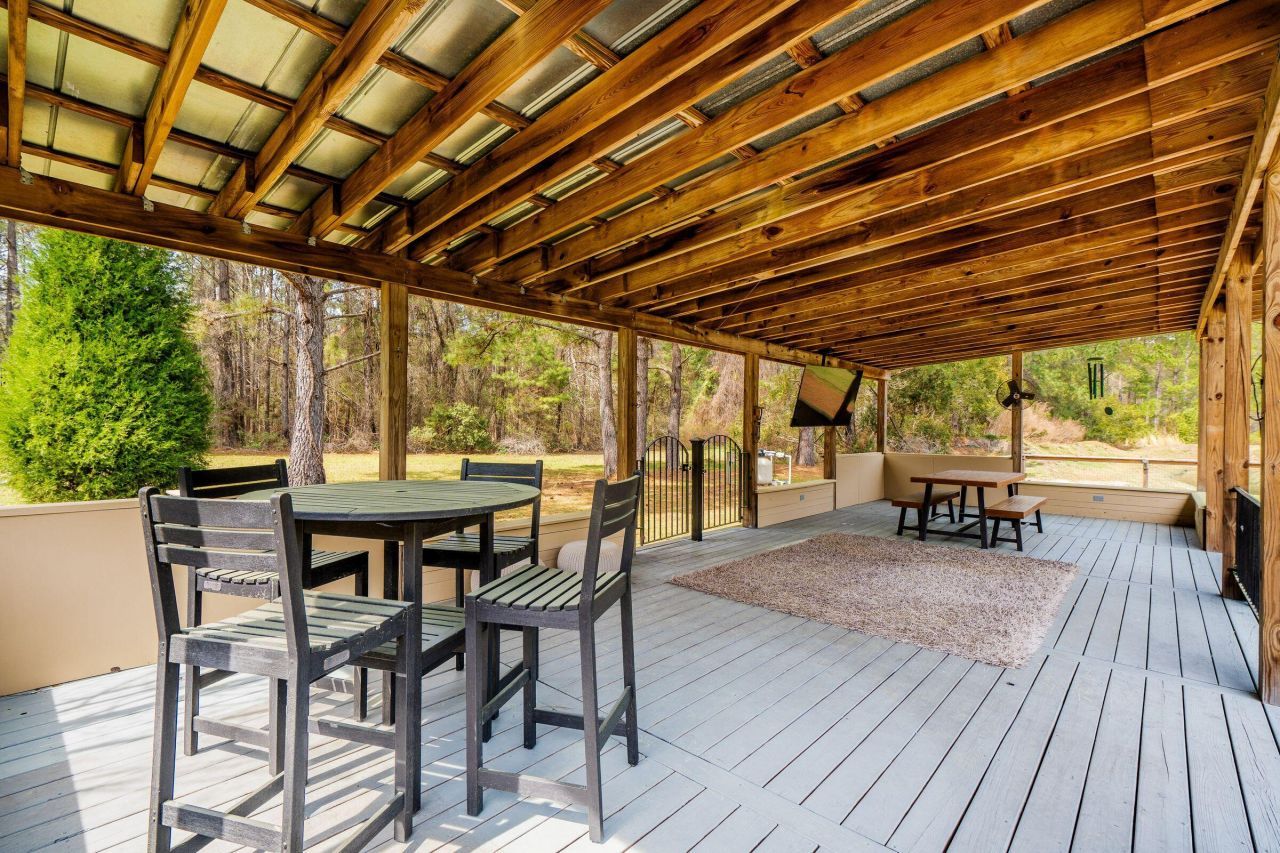 2490 Hunting Road Photo 68