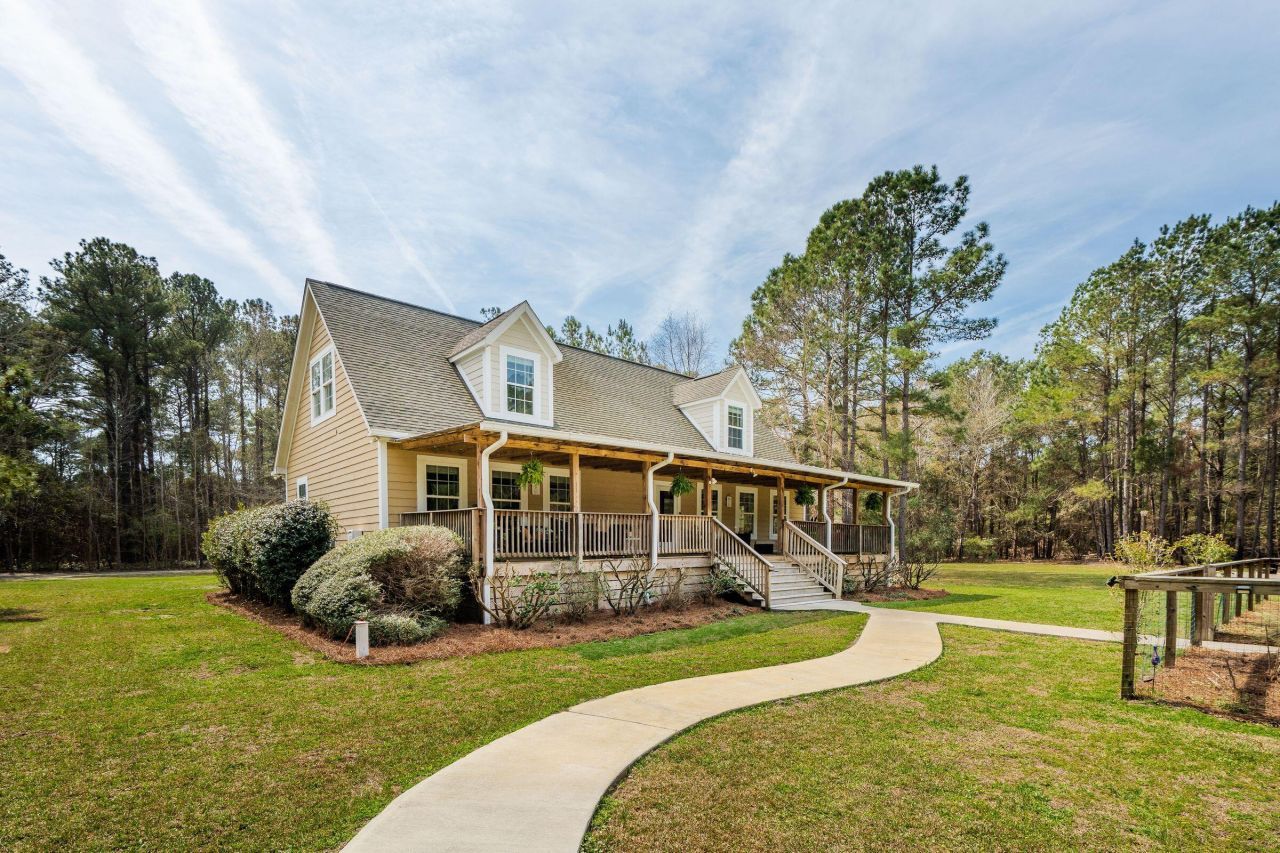 2490 Hunting Road Photo 7