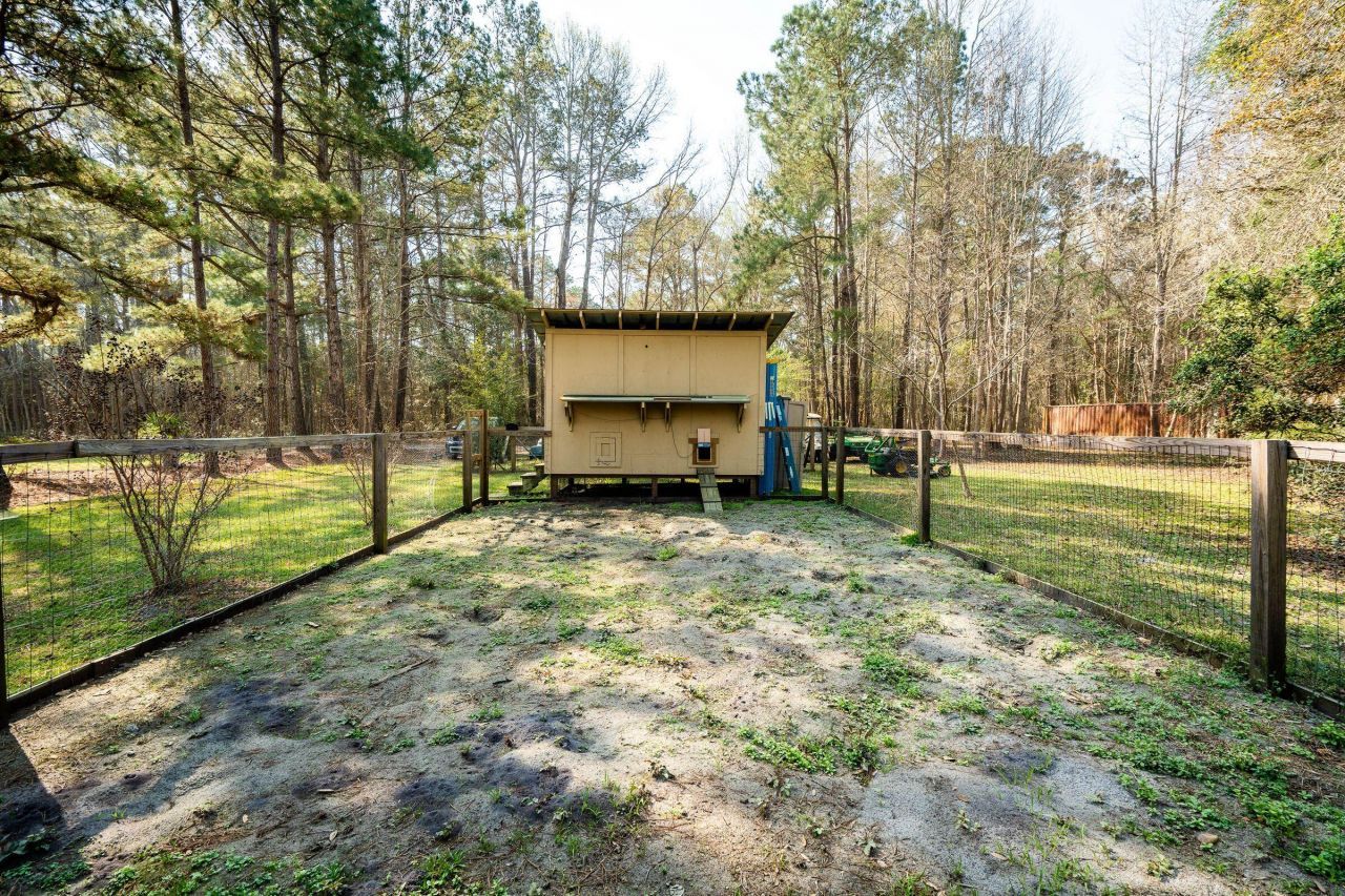 2490 Hunting Road Photo 73