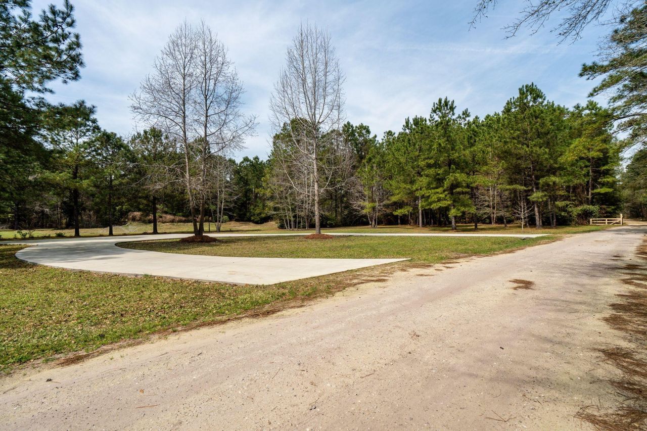 2490 Hunting Road Photo 95