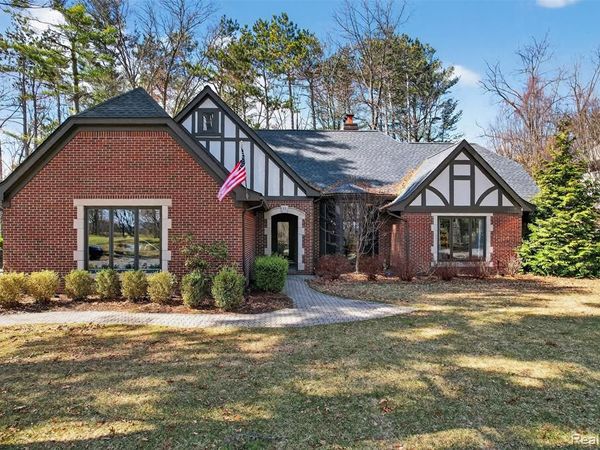 92 Kirksway Lane, Orion Twp, MI 48362