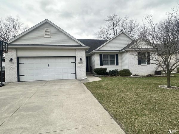 945 Santa Fe Court, Temperance, MI 48182