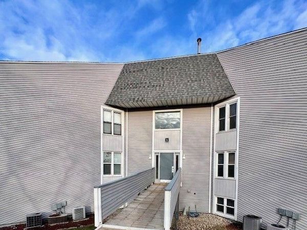 2608 W WILLOWLAKE Drive, Unit 24, Peoria, IL 61614