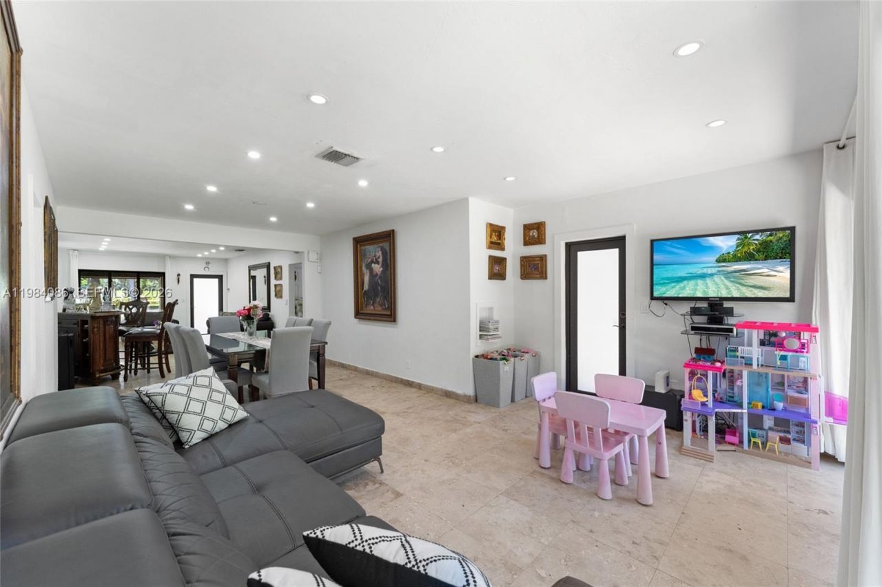 2054 Alton Rd , Miami Beach, FL 33140 Photo