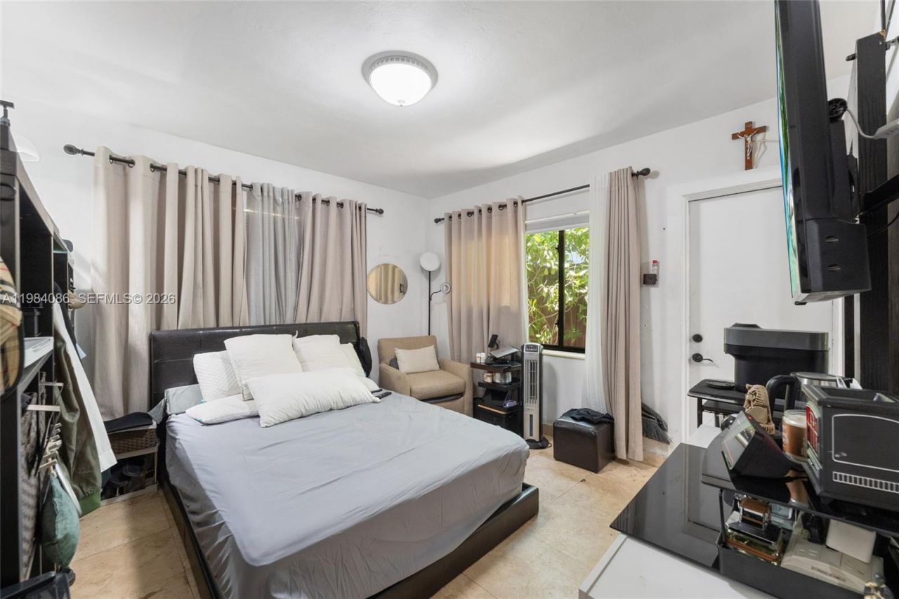 2054 Alton Rd , Miami Beach, FL 33140 Photo