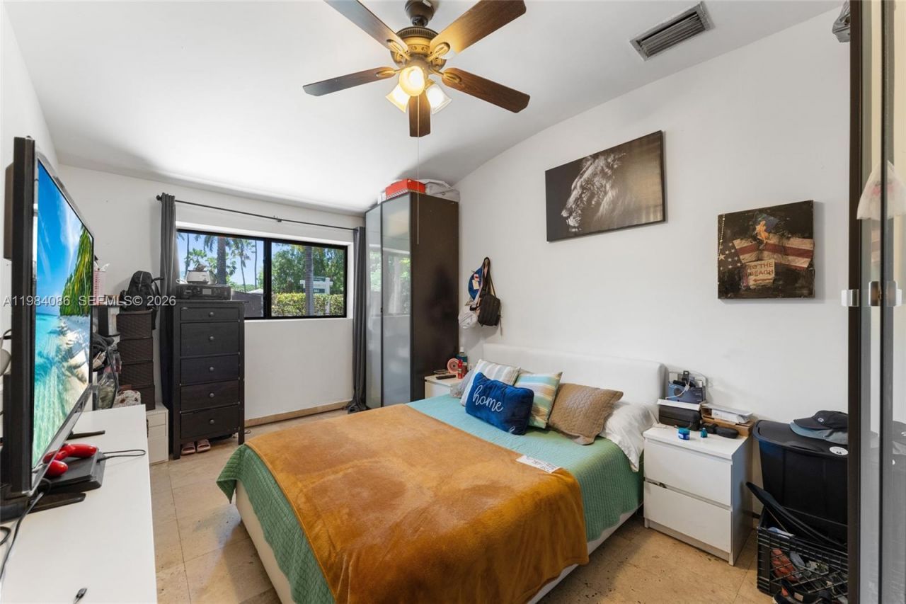 2054 Alton Rd , Miami Beach, FL 33140 Photo