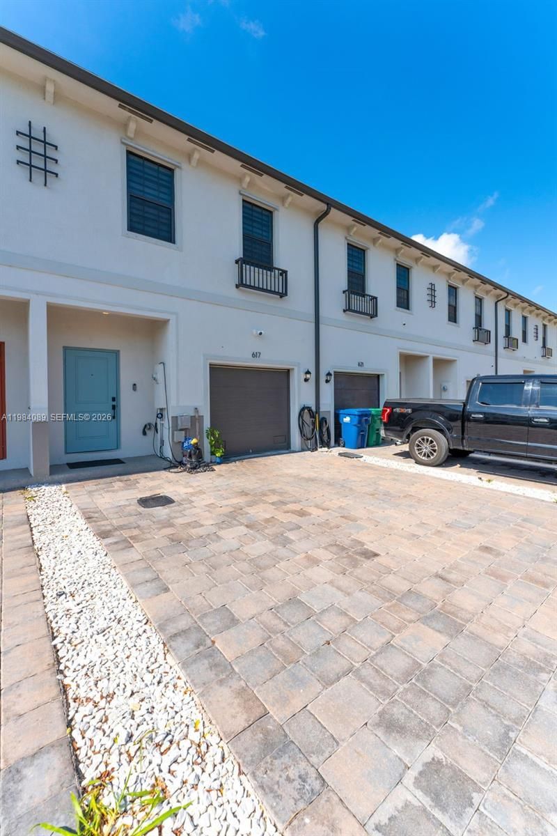 617 SW 11th St, Florida City, FL 33034 Photo