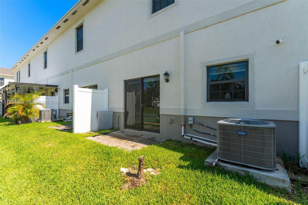 617 SW 11th St, Florida City, FL 33034 Photo