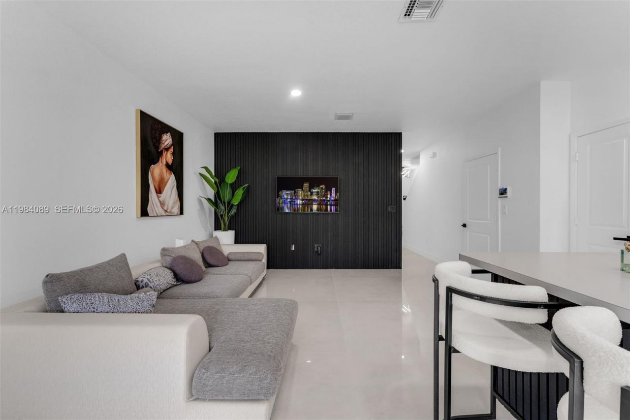 617 SW 11th St, Florida City, FL 33034 Photo