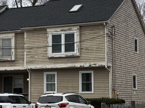 205 Knight Ave, Unit 1, Attleboro, MA 02703