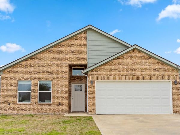 1406 Live Oak Street , Sulphur Springs, TX 75482