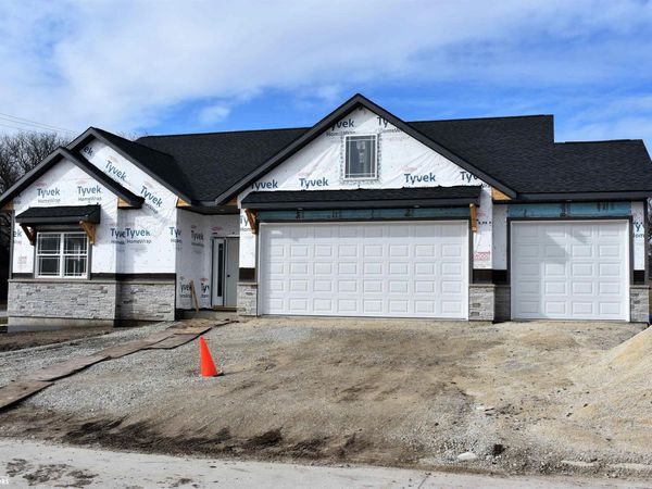 2320 Heritage Lane, Iowa Falls, IA 50126