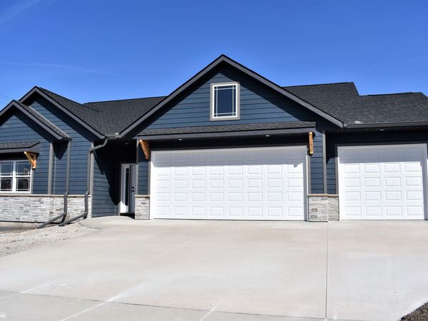 2320 Heritage Lane, Iowa Falls, IA 50126