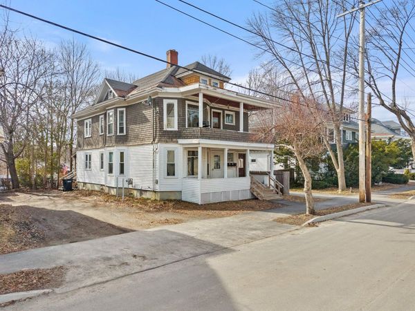 284 French Street , Bangor, ME 04401