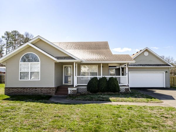 423 Honeysuckle Lane, Monett, MO 65708