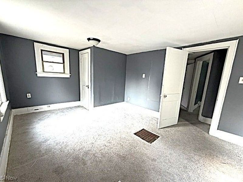 877 Hammel Street, Akron, OH 44306 Photo 14