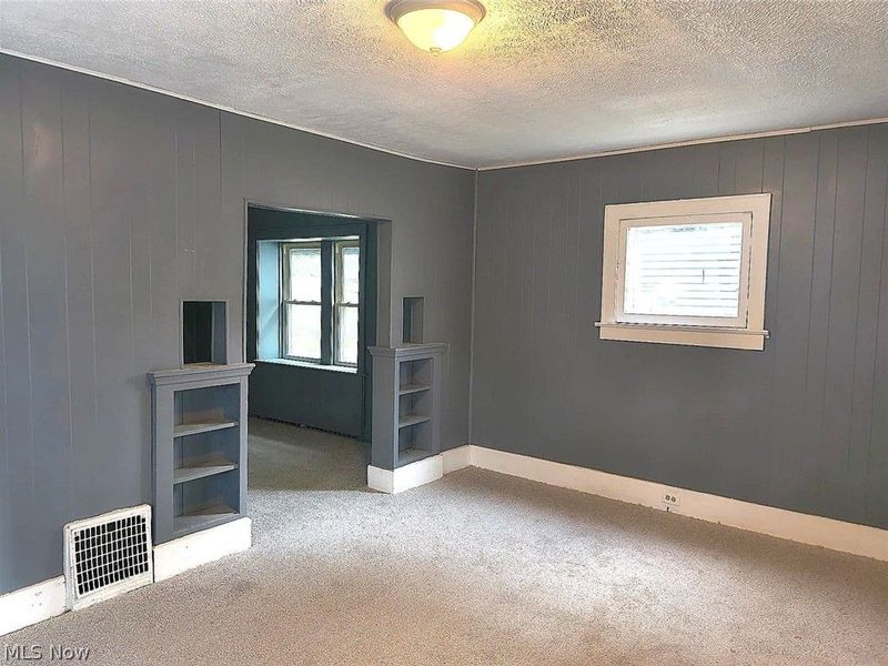 877 Hammel Street, Akron, OH 44306 Photo 4