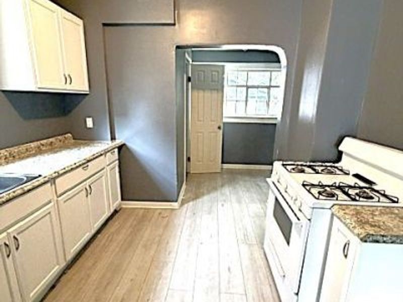 877 Hammel Street, Akron, OH 44306 Photo 5
