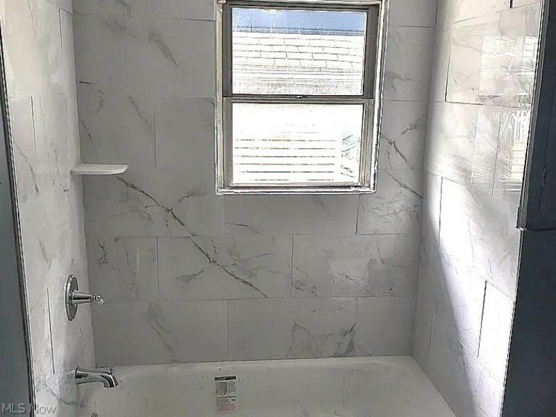 877 Hammel Street, Akron, OH 44306 Photo 6