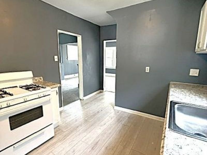 877 Hammel Street, Akron, OH 44306 Photo 6