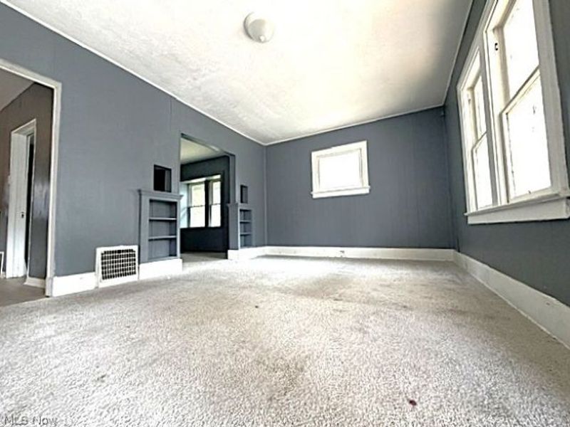 877 Hammel Street, Akron, OH 44306 Photo 9