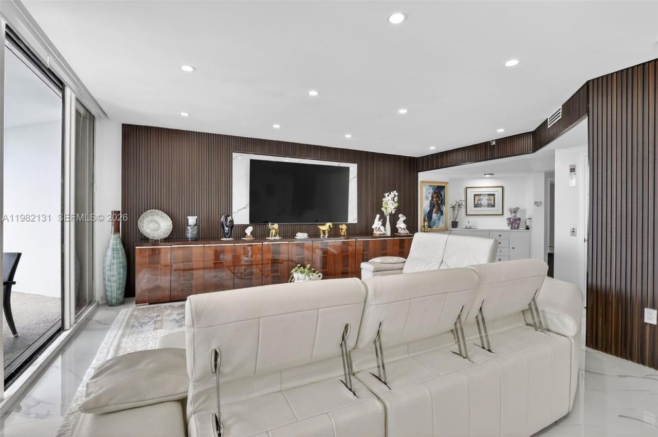 4000 Island Blvd, Unit 2301, Aventura, FL 33160 Photo