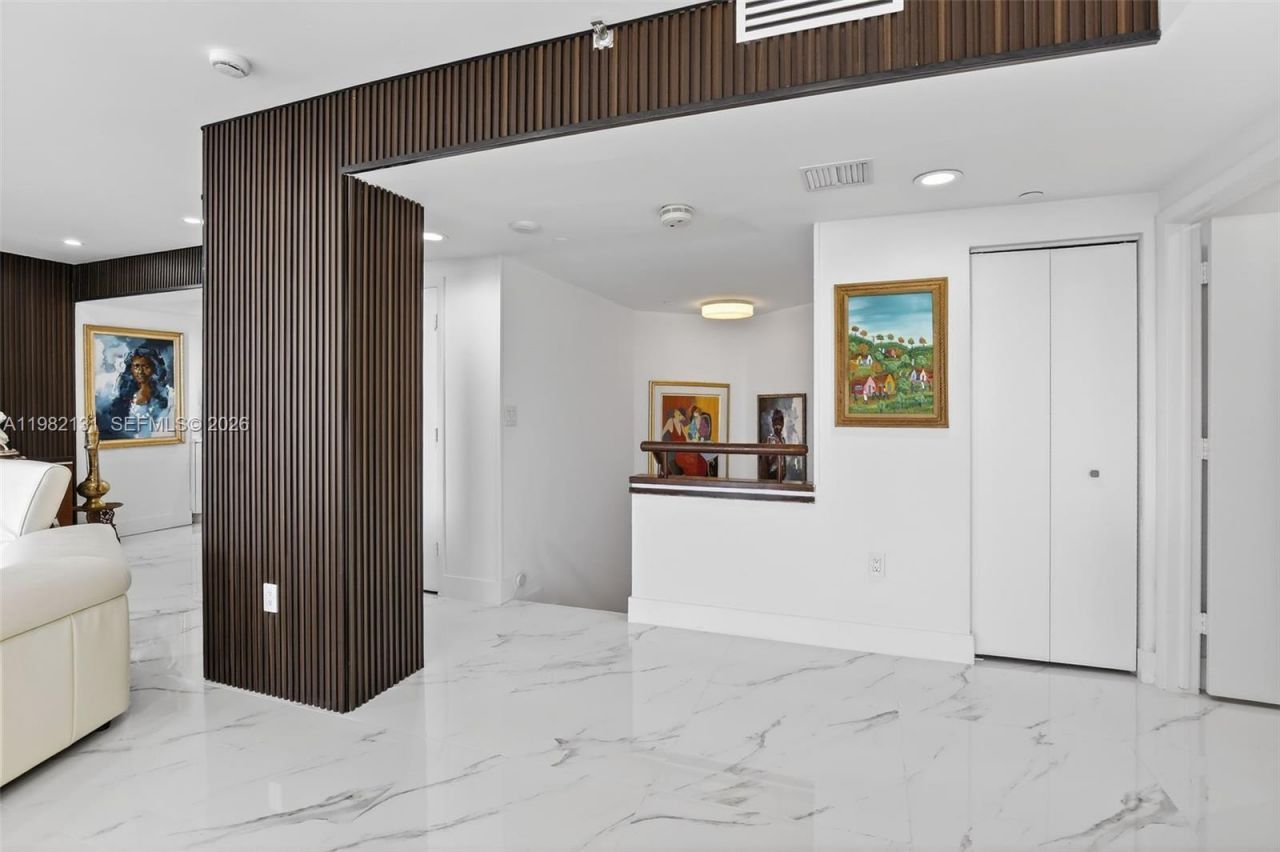 4000 Island Blvd, Unit 2301, Aventura, FL 33160 Photo