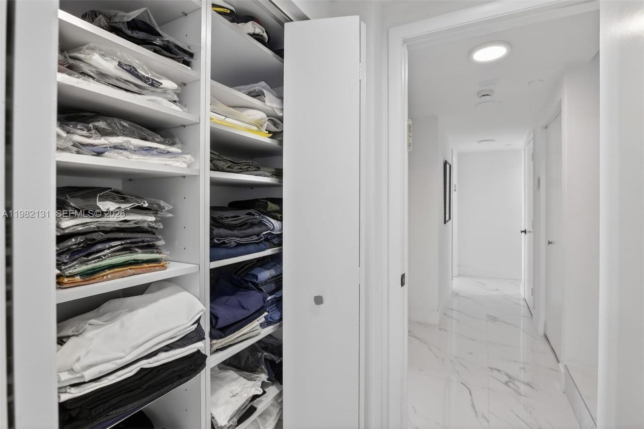 4000 Island Blvd, Unit 2301, Aventura, FL 33160 Photo