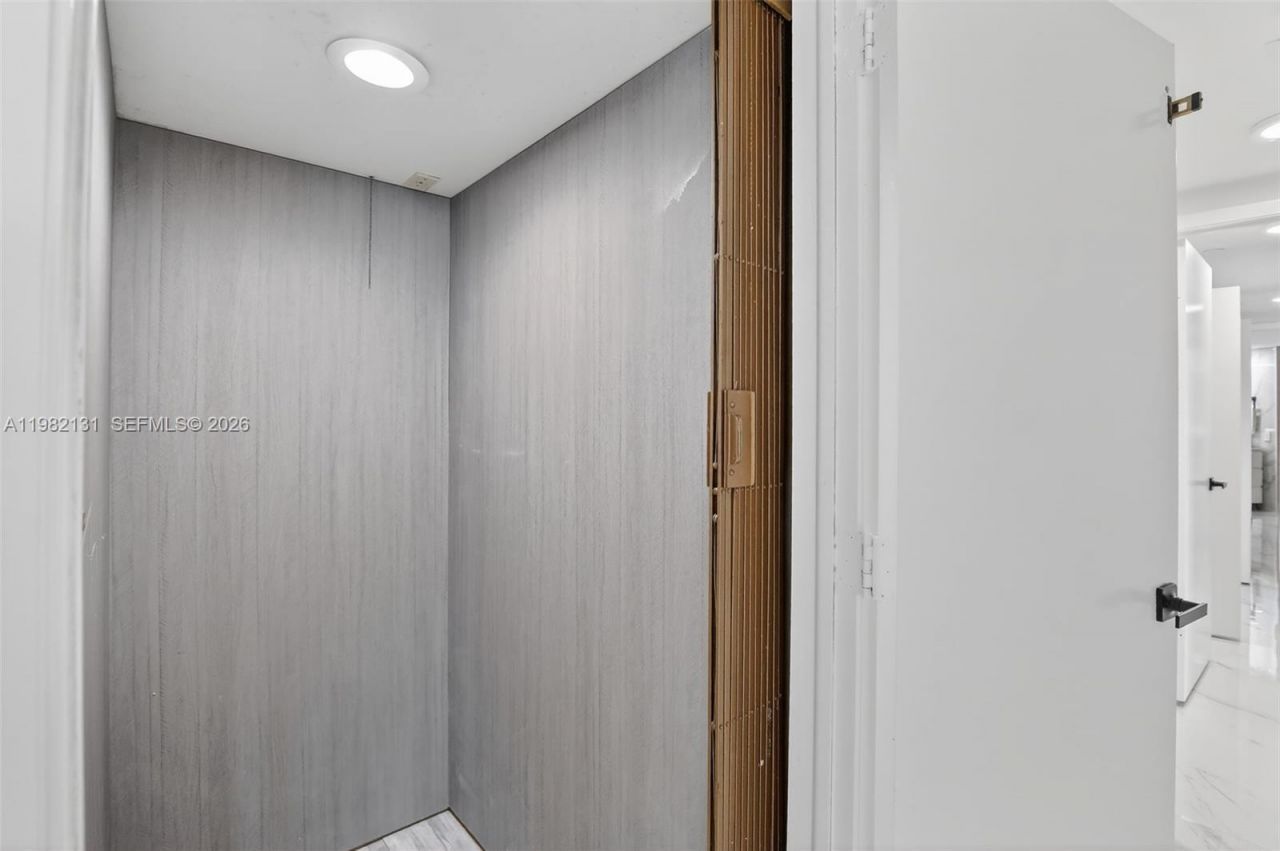 4000 Island Blvd, Unit 2301, Aventura, FL 33160 Photo