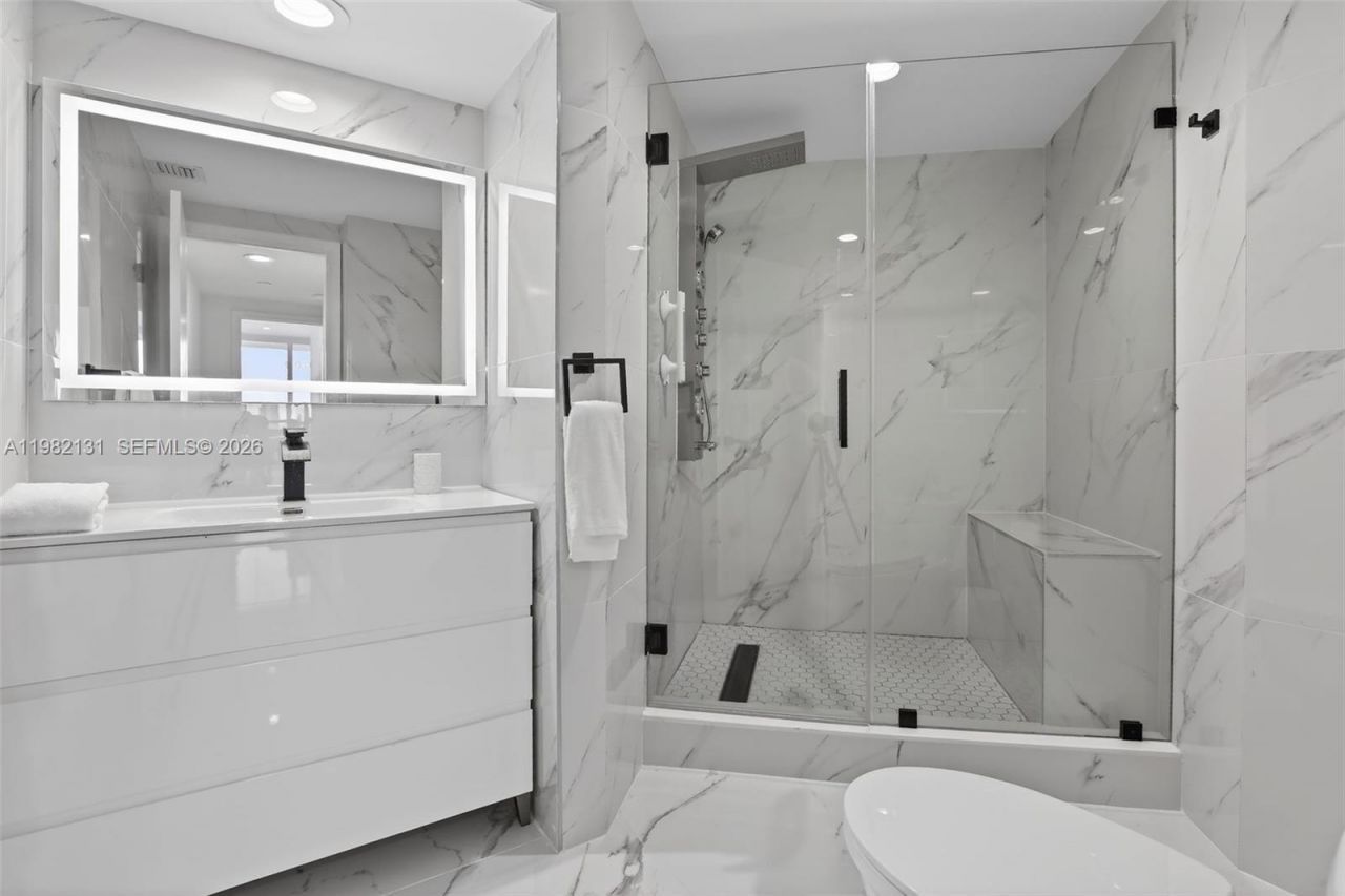 4000 Island Blvd, Unit 2301, Aventura, FL 33160 Photo