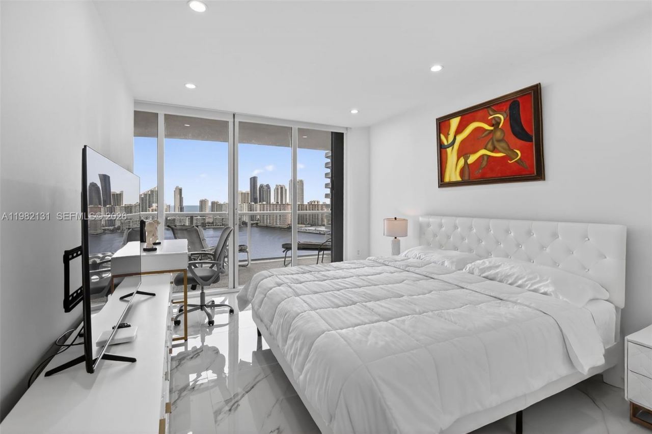 4000 Island Blvd, Unit 2301, Aventura, FL 33160 Photo