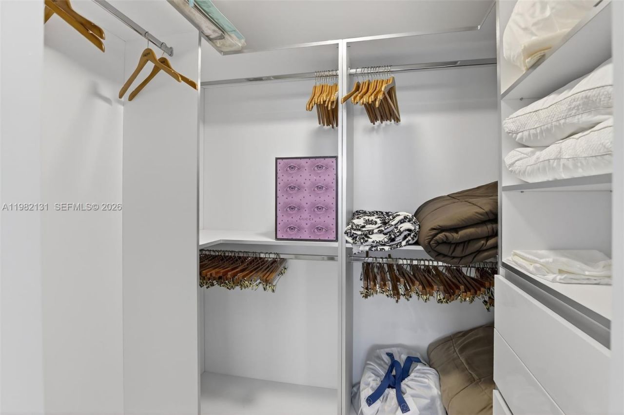 4000 Island Blvd, Unit 2301, Aventura, FL 33160 Photo