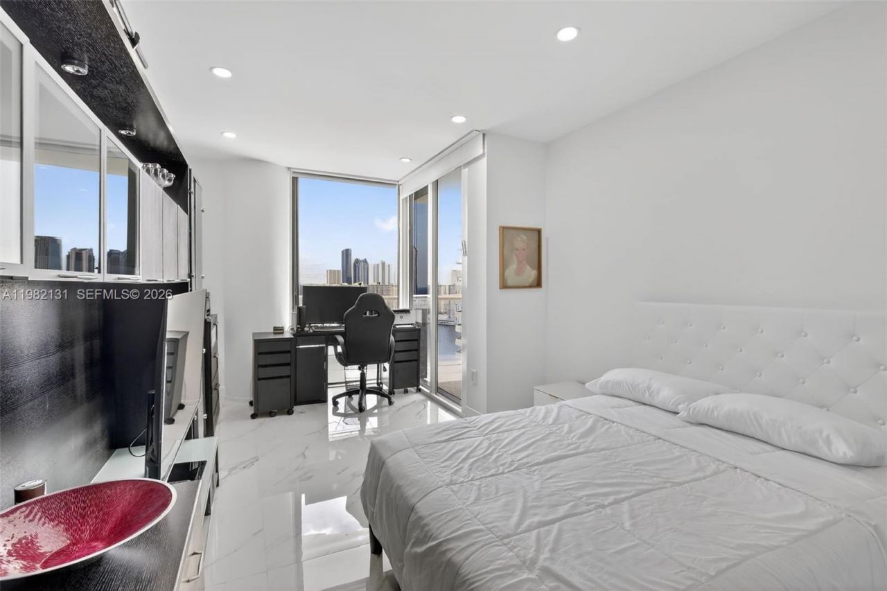 4000 Island Blvd, Unit 2301, Aventura, FL 33160 Photo