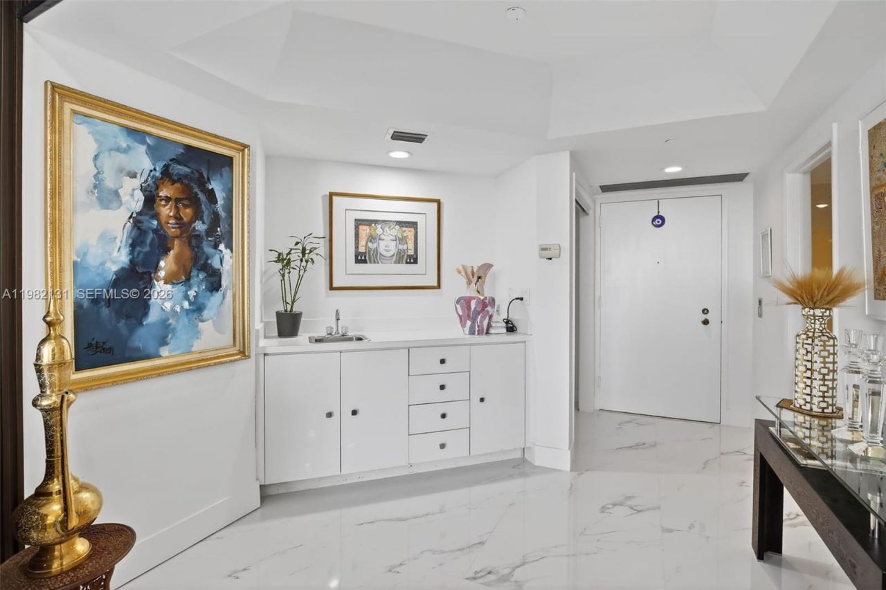 4000 Island Blvd, Unit 2301, Aventura, FL 33160 Photo