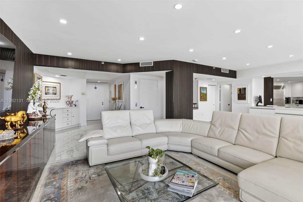 4000 Island Blvd, Unit 2301, Aventura, FL 33160 Photo