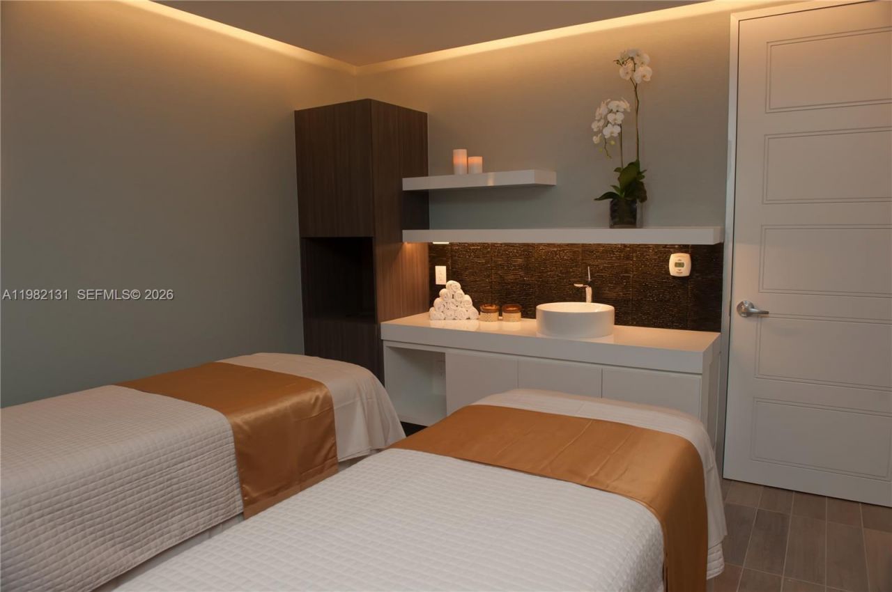 4000 Island Blvd, Unit 2301, Aventura, FL 33160 Photo