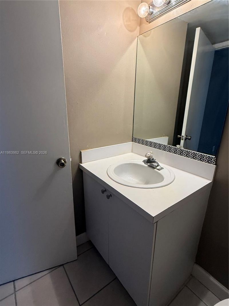 7165 NW 186th St, Unit A204, Hialeah, FL 33015 Photo