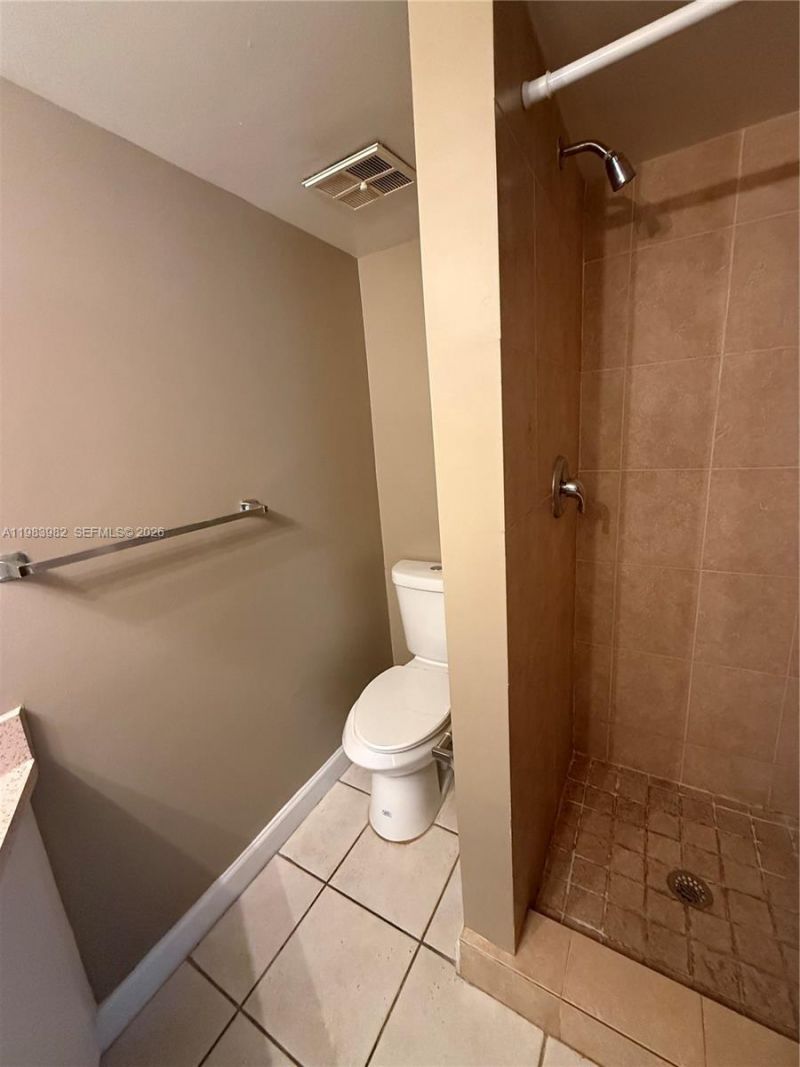7165 NW 186th St, Unit A204, Hialeah, FL 33015 Photo