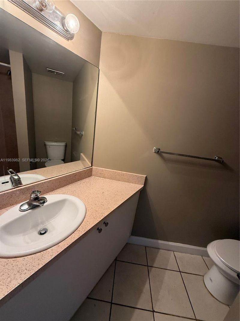 7165 NW 186th St, Unit A204, Hialeah, FL 33015 Photo