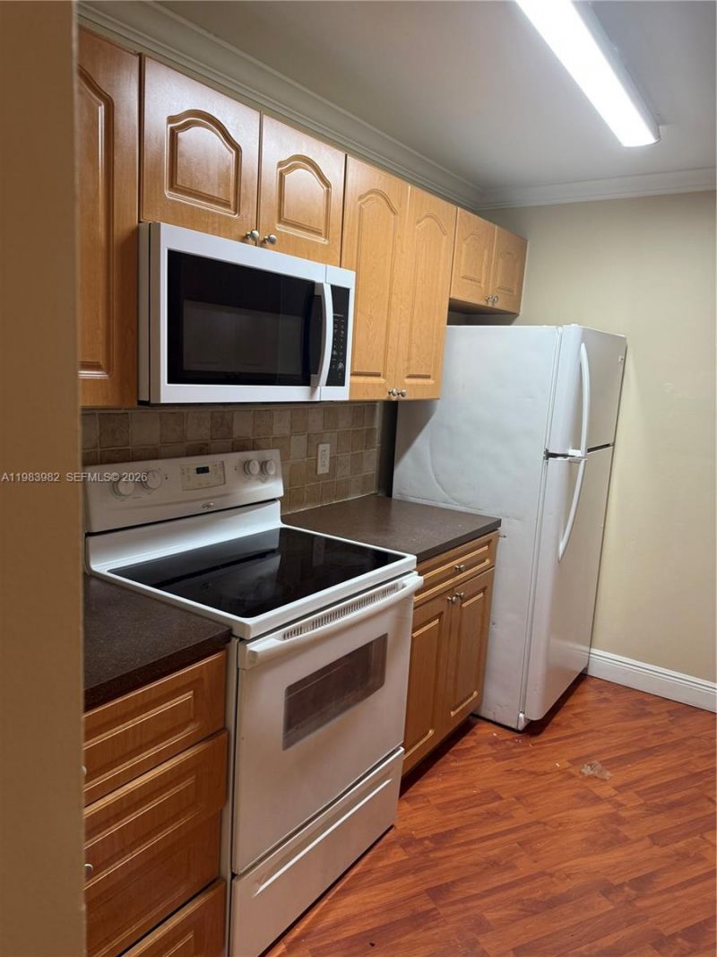 7165 NW 186th St, Unit A204, Hialeah, FL 33015 Photo