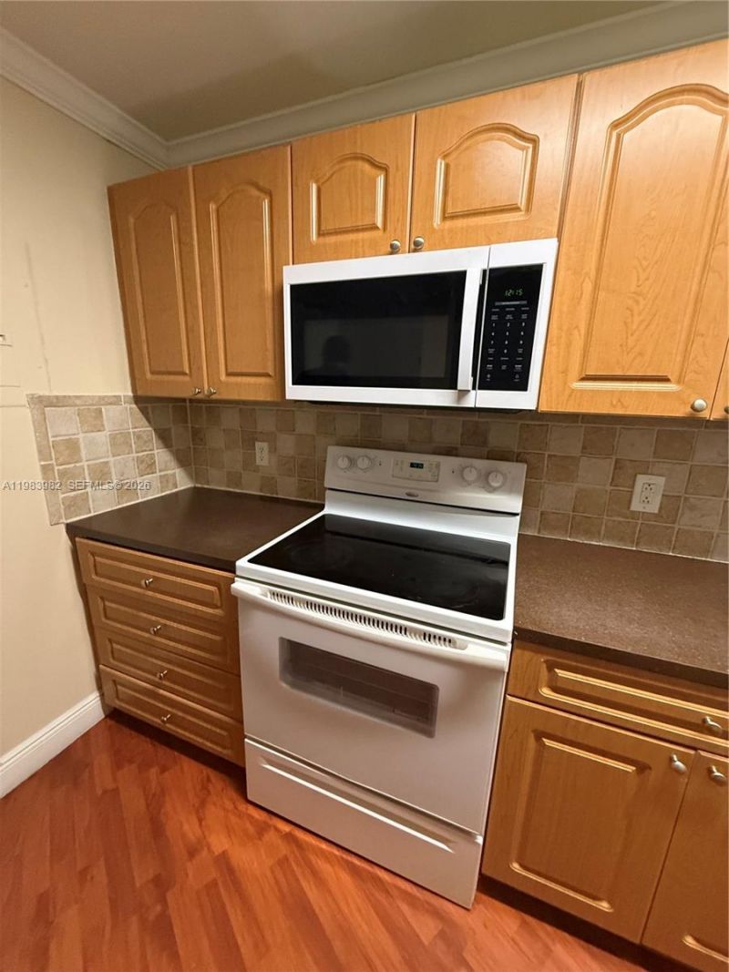 7165 NW 186th St, Unit A204, Hialeah, FL 33015 Photo