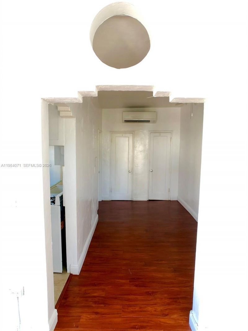 901 Collins Ave , Unit 201, Miami Beach, FL 33139 Photo