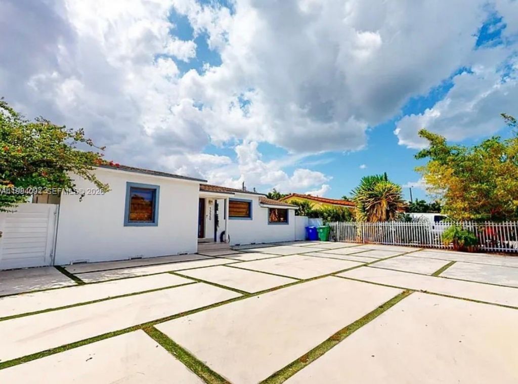 1220 NW 37th Ave, Miami, FL 33125 Photo