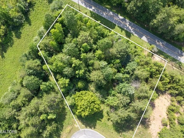 Creekside Drive, Harriman, TN 37748