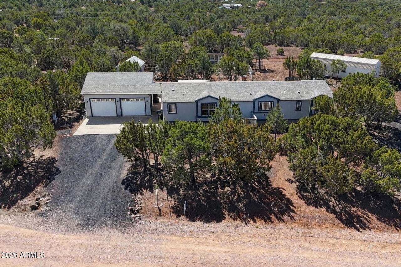 28 County Rd 3203, Vernon, AZ 85940 Main Photo