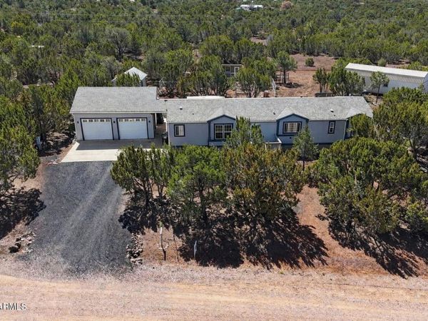 28 County Rd 3203, Vernon, AZ 85940