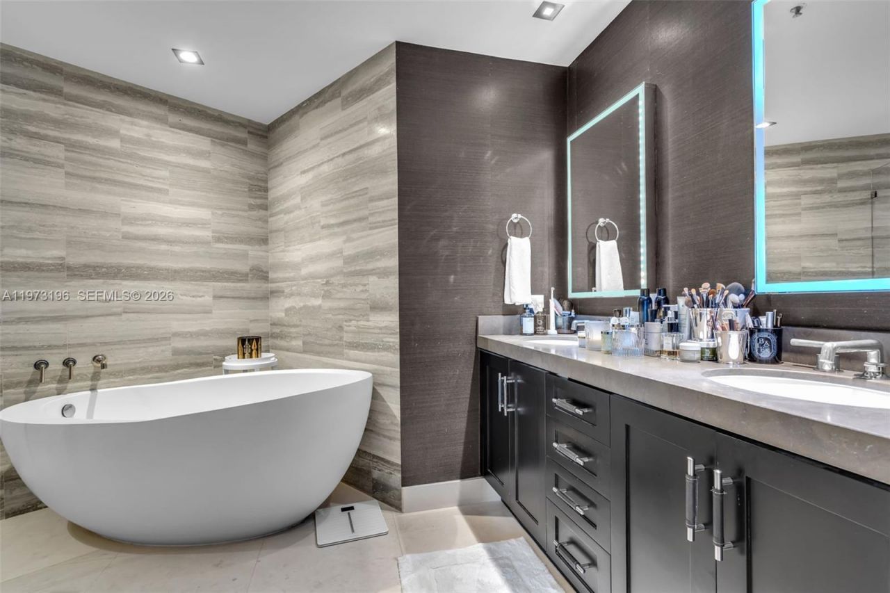 848 Brickell Key Dr , Unit LPH4401, Miami, FL 33131 Photo