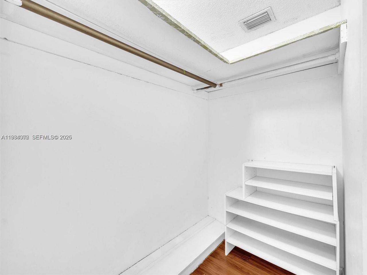 1170 NE 191st St , Unit 24, Miami, FL 33179 Photo