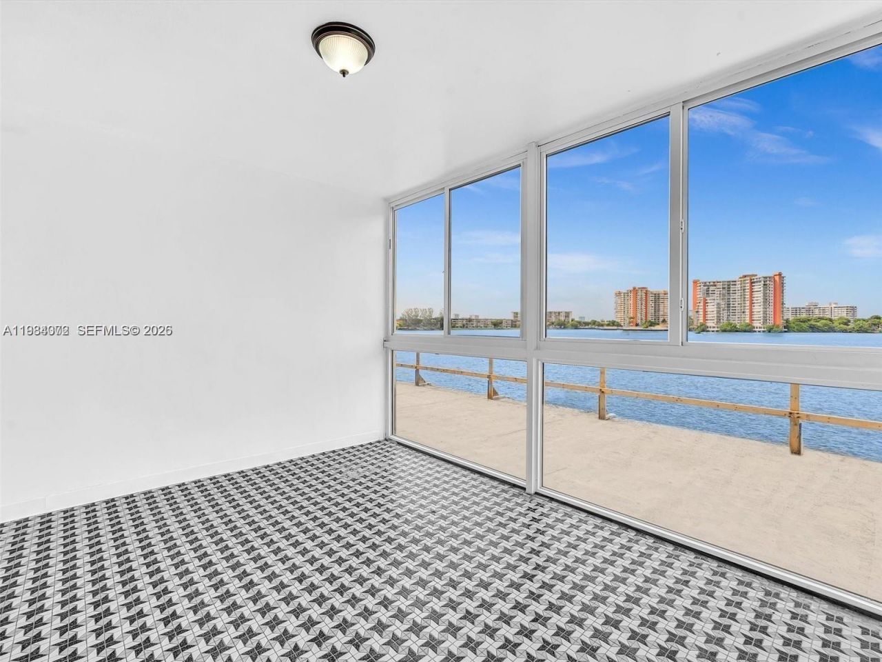 1170 NE 191st St , Unit 24, Miami, FL 33179 Photo