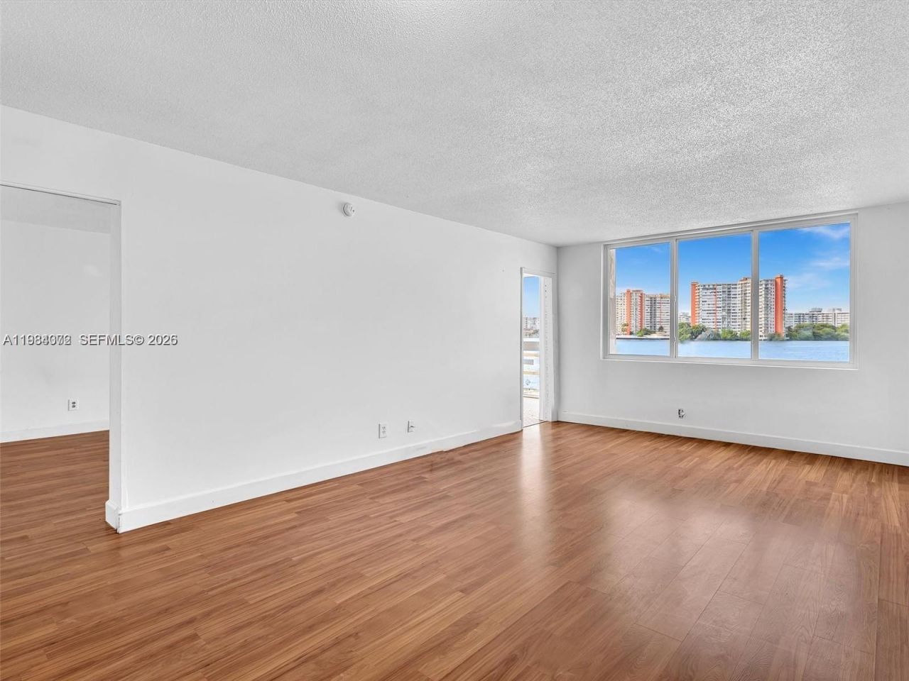 1170 NE 191st St , Unit 24, Miami, FL 33179 Photo